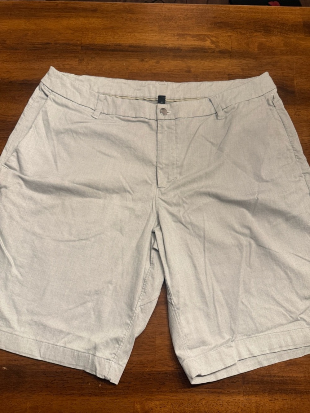 Lululemon Men's Light Gray Casual 10 inch inseam Shorts - size 40